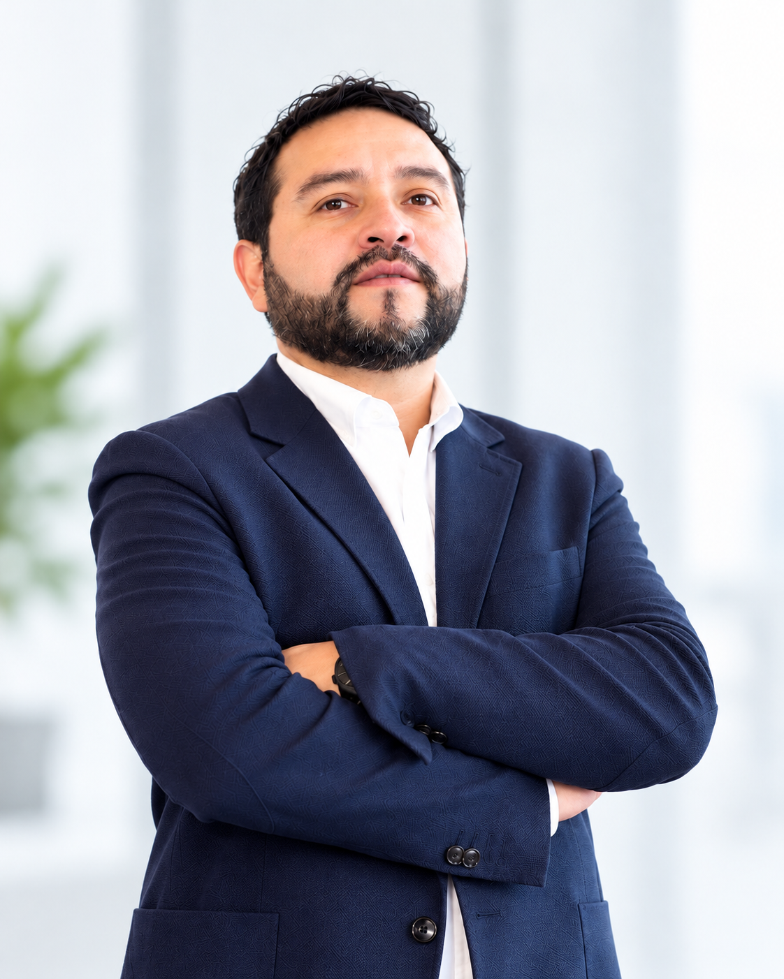 Retrato corporativo de Ángel Minuche